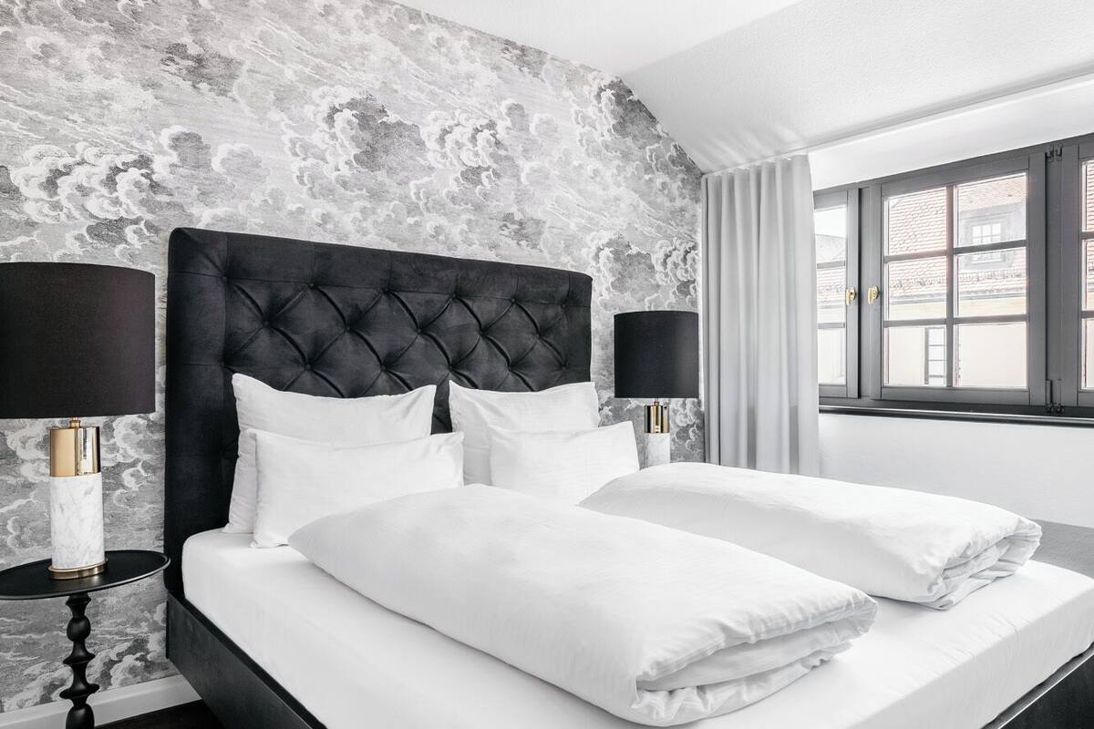 1 bedroom, hypo-allergenic bedding, minibar, individually decorated