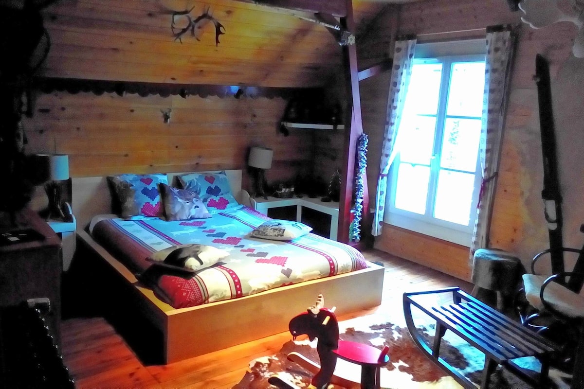 Triple Room, Garden View | Individually decorated, individually furnished, desk, blackout drapes