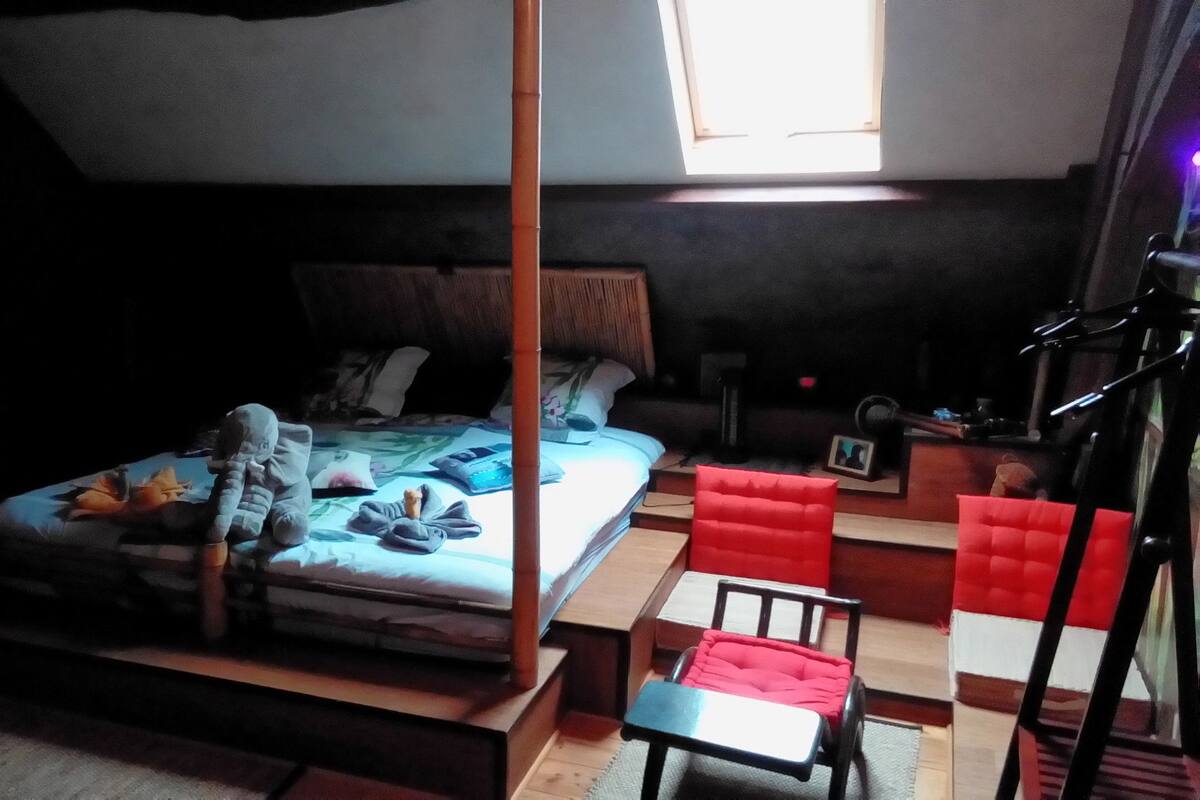 Comfort Quadruple Room | Desk, blackout drapes, soundproofing, iron/ironing board (on request)