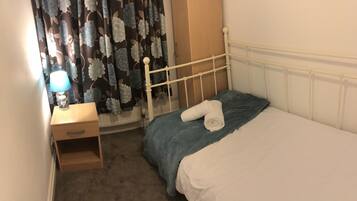 2 bedrooms, premium bedding, iron/ironing board, free WiFi