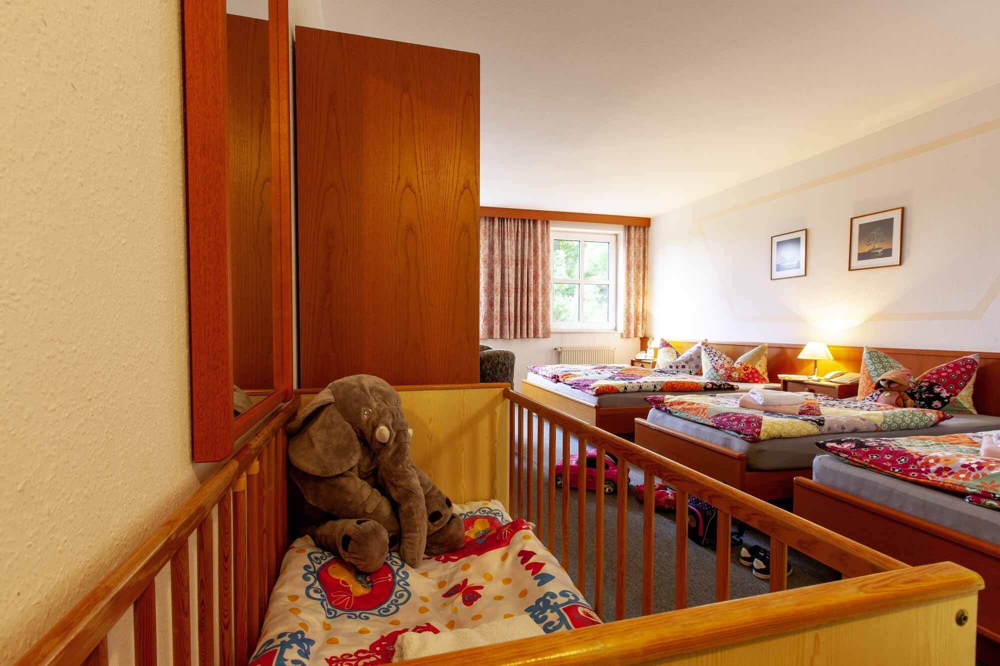 family room | rollaway beds, free wifi