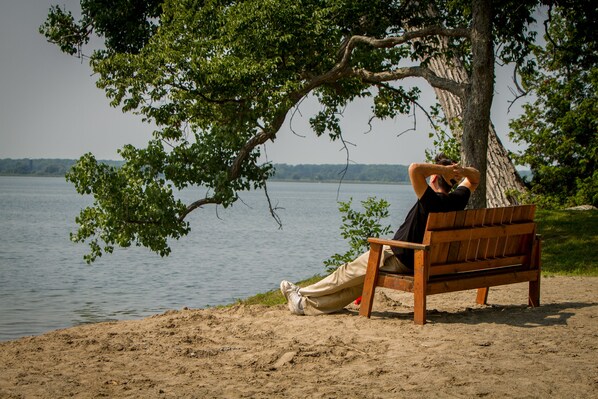 المنطقة المحيطة بالمنشأة