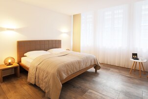 Habitación triple, no fumadores | Escritorio, wifi gratis, ropa de cama