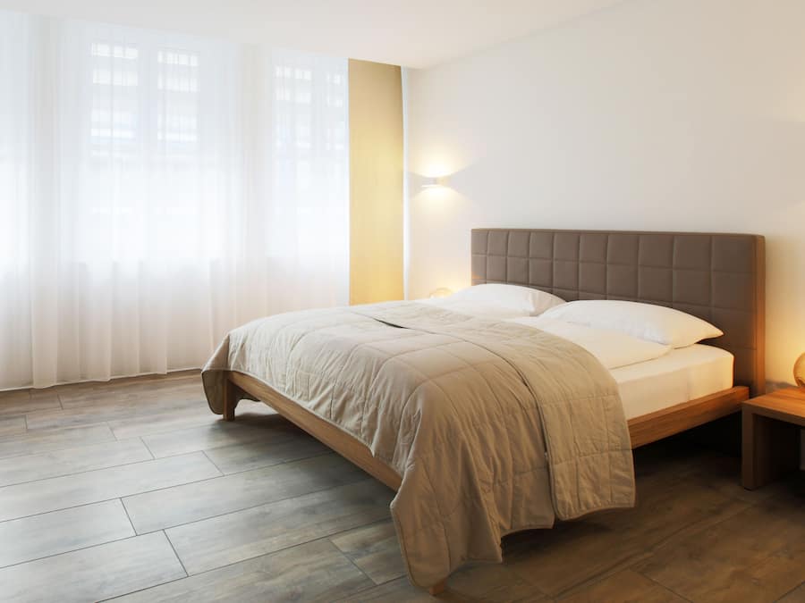 Schreibtisch, kostenloses WLAN, Bettwäsche