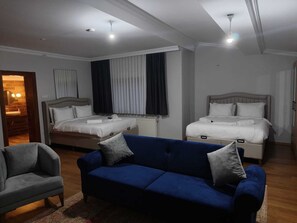 Presidential Suite | Living area | 32-inch TV with satellite channels - Royal Garden Suite and Hotel (Istanbul)