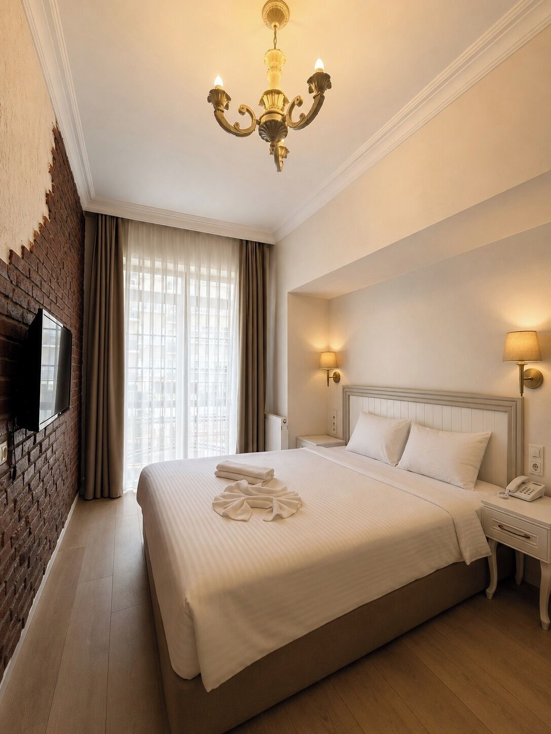 Standard Room | Egyptian cotton sheets, premium bedding, in-room safe, desk