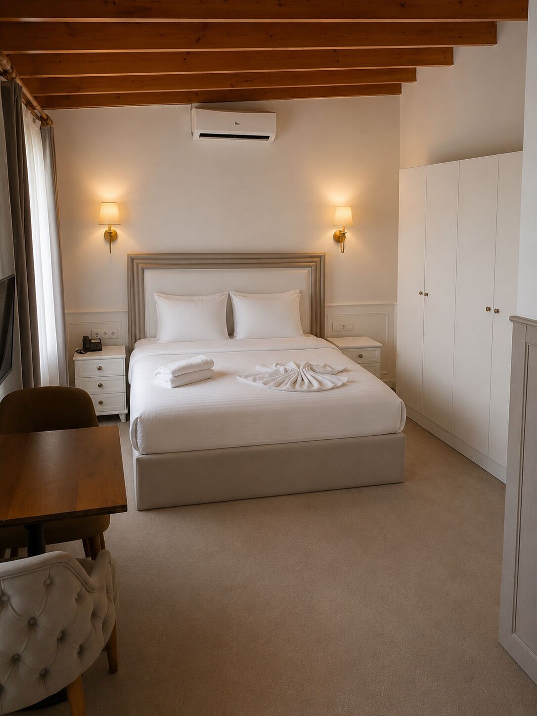 Economy Room | Egyptian cotton sheets, premium bedding, in-room safe, desk