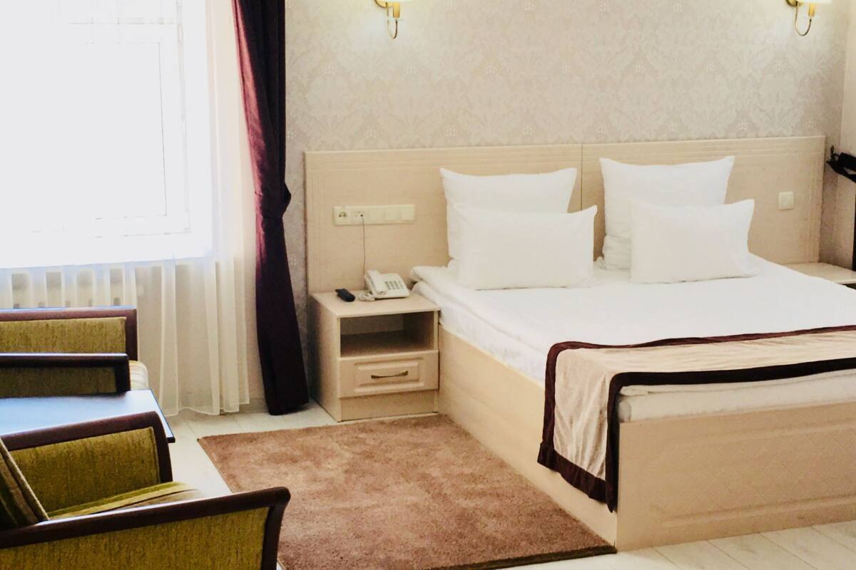 Superior Suite (Junior) | Premium bedding, desk, iron/ironing board, free WiFi