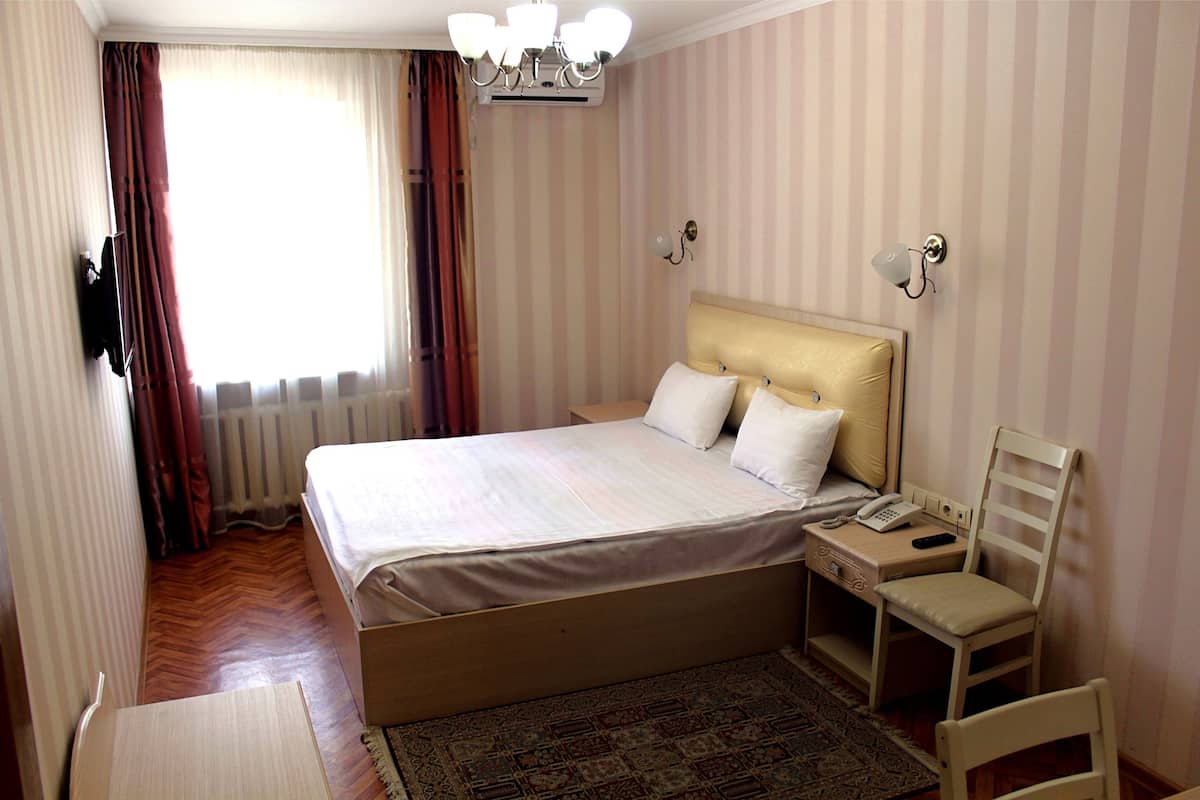 Superior Single Room, City View | Premium bedding, desk, iron/ironing board, WiFi (free)