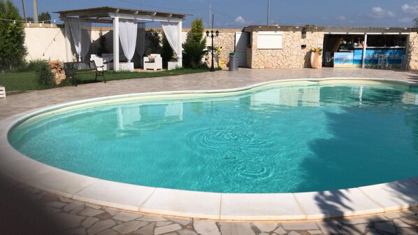Seasonal outdoor pool