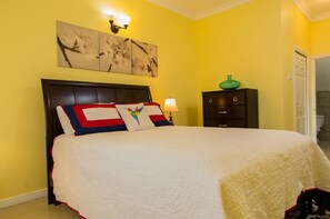 Apartamento, 1 cama de matrimonio grande, no fumadores | Tabla de planchar con plancha, wifi gratis, ropa de cama