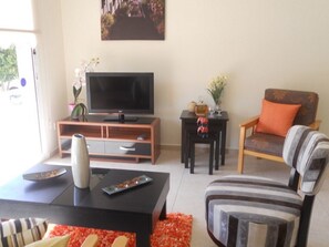 Comfort Apartment, Multiple Beds, Non Smoking | Living room
