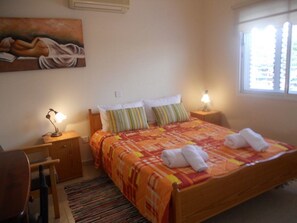 Comfort appartement, Meerdere bedden, niet-roken | 2 slaapkamers, een kluis op de kamer, verduisterende gordijnen