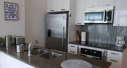 Grand 2BR Condo with Great Views