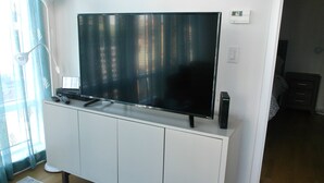 Room amenity - Grand 2BR Condo with Great Views (Toronto)
