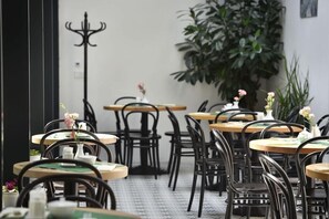 Dining - Hotel at The White Lily (Prague)