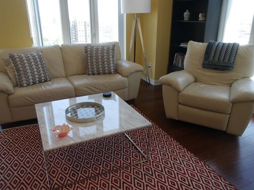 Gorgeous 2BR with Stunning Views