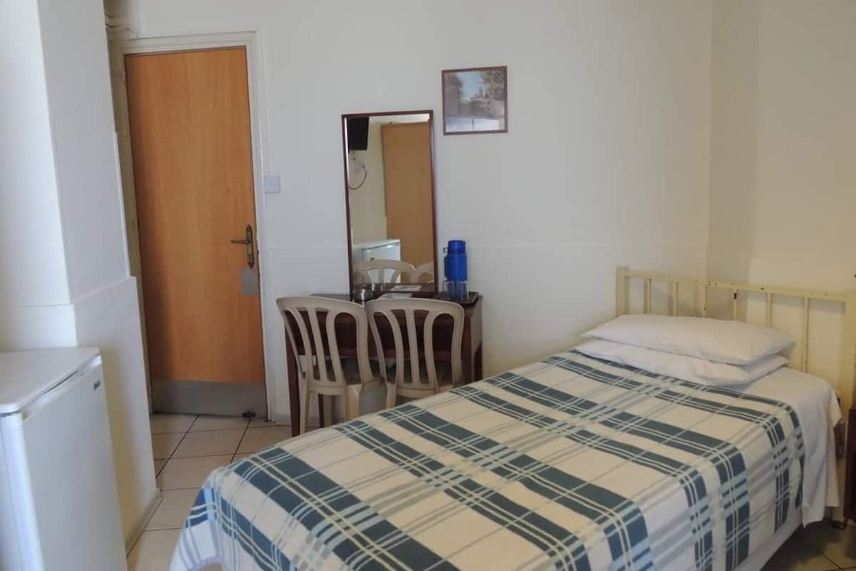 Minibar, cortinas blackout, wifi gratis y ropa de cama