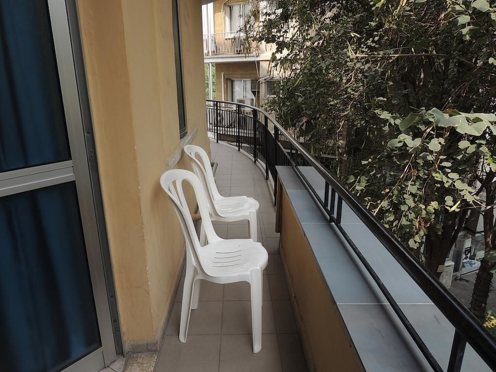 Delphi Hotel by null