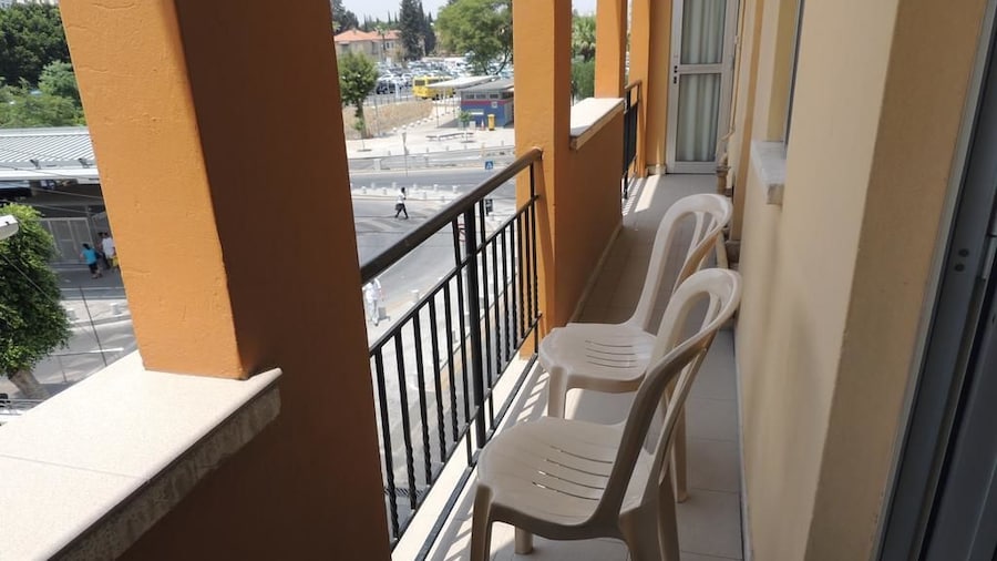 Delphi Hotel