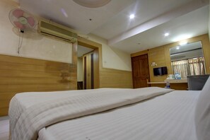 セーフティボックス (室内)、WiFi (無料)、ベッドシーツ