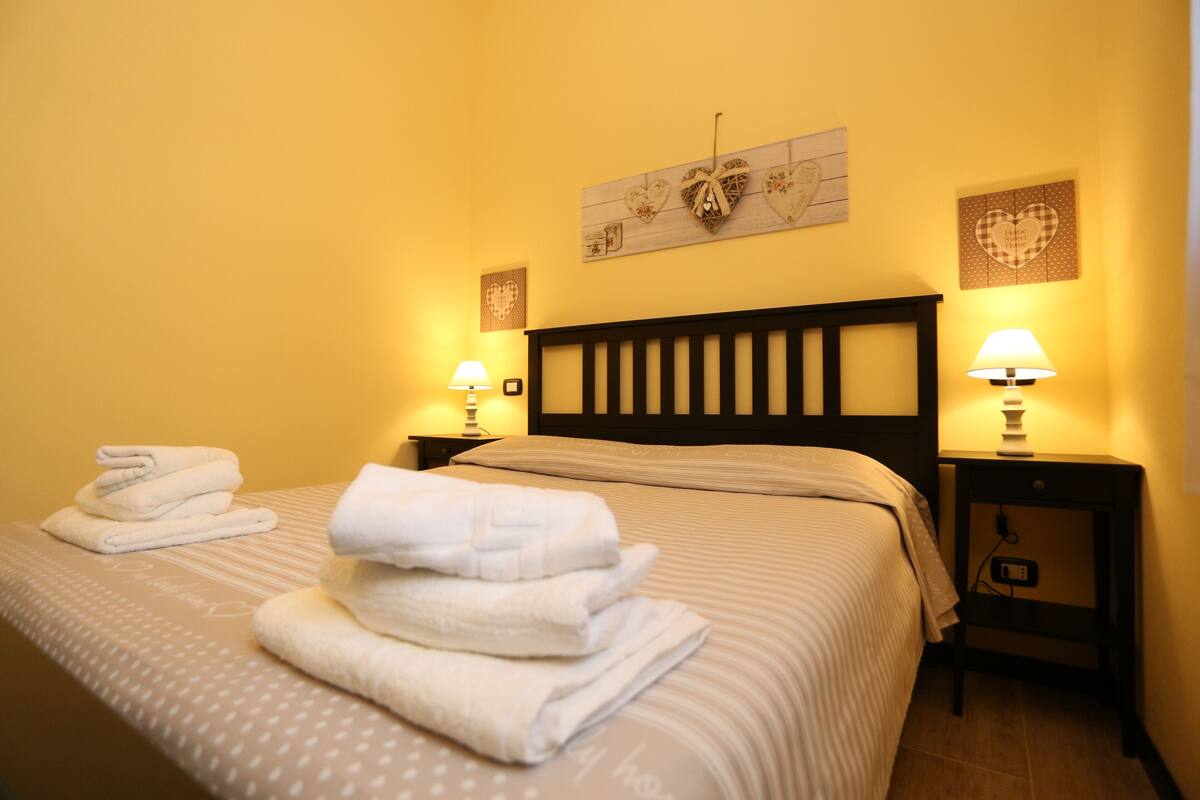 Leilighet – executive | Memory foam-senger, blendingsgardiner og strykejern/-brett
