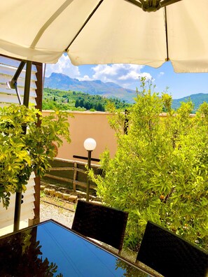 Romantische Maisonette | Terrasse/Patio