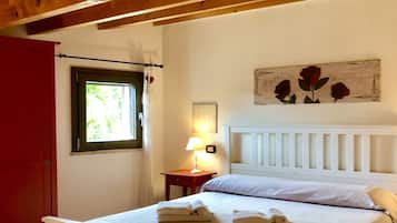 Romantic Duplex | Memory-foam beds, blackout curtains, iron/ironing board, free WiFi