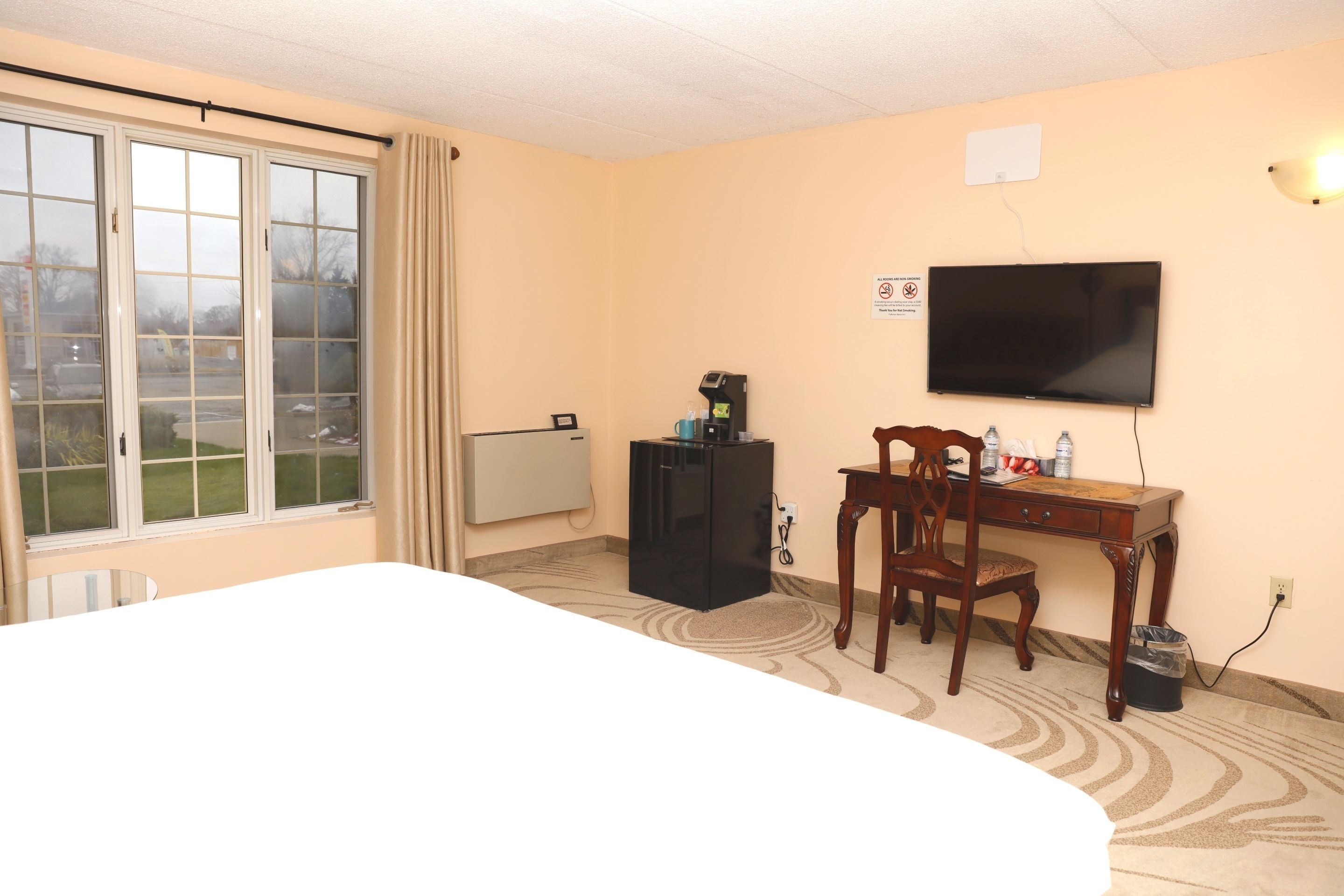 premium bedding, minibar, desk, iron/ironing board