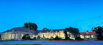 Fullerton Manor Inn