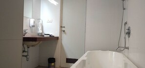 Bathroom - OYO Premium Secunderabad Station (Hyderabad)