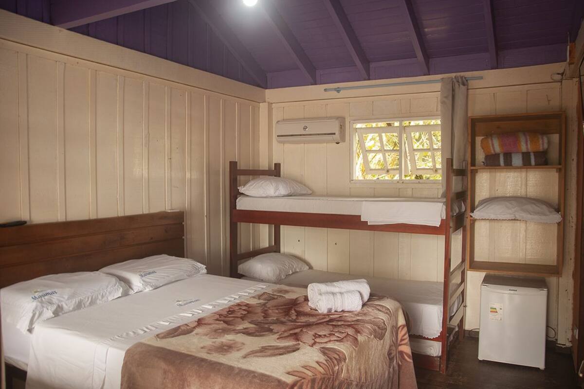 Roupas de cama de algodão egípcio, frigobar, Wi-Fi de cortesia