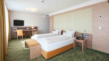 Standard Triple Room, Non Smoking | Premium bedding, minibar, in-room safe, desk