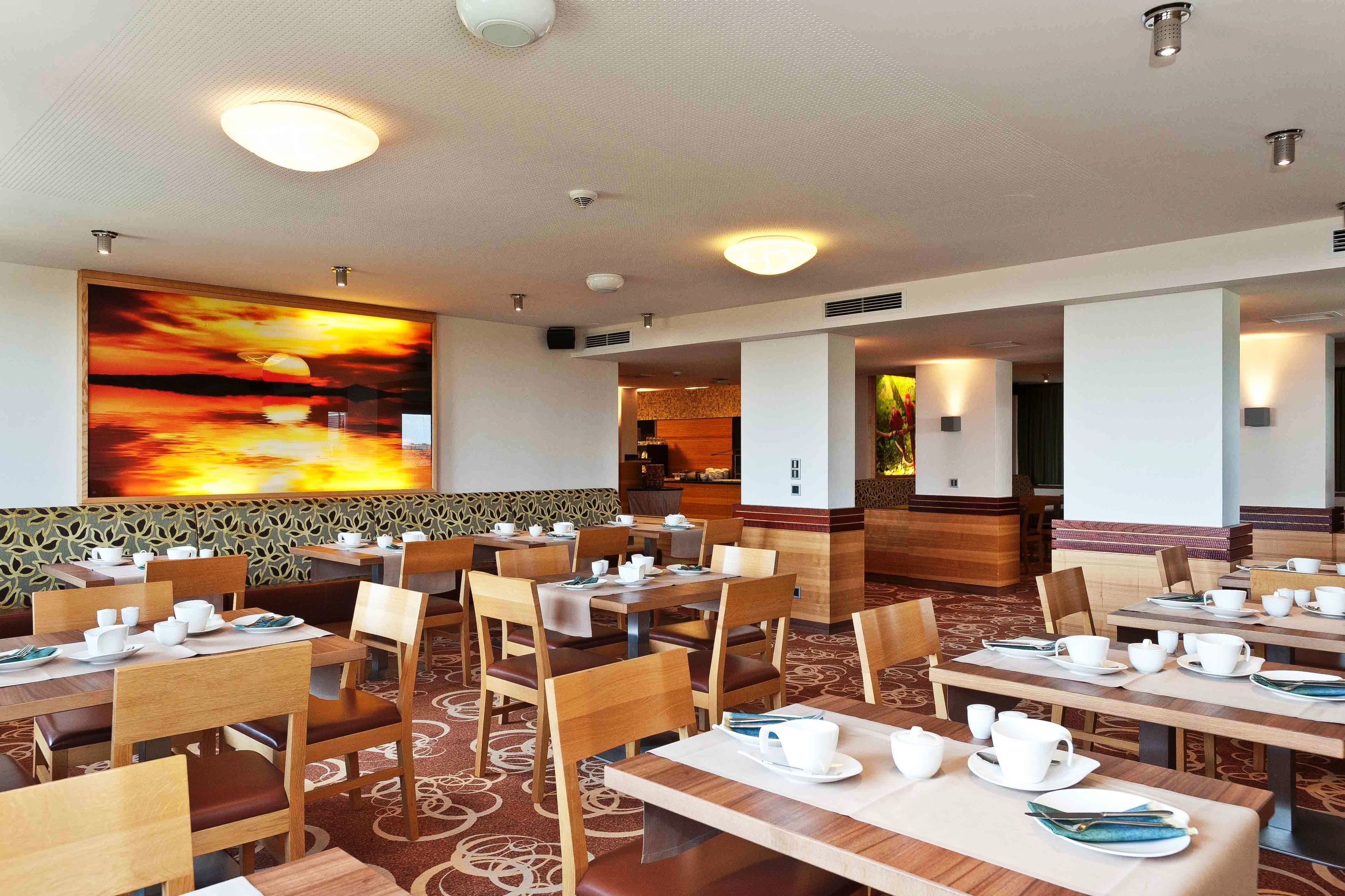 Buffet breakfast on weekdays (EUR 15 per person)