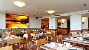 Buffet breakfast on weekdays (EUR 15 per person)