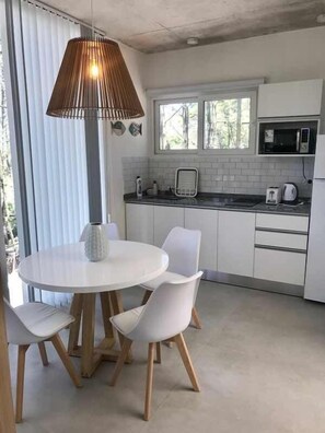 Panoramic Apartment | Dapur peribadi | Ketuhar gelombang mikro, pembancuh kopi espreso, pembancuh kopi/teh 