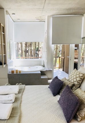 Studio, 1 Tempat Tidur King, Bebas Asap Rokok, kamar mandi pribadi | Seprai premium, selimut bulu angsa, dan tempat tidur Select Comfort