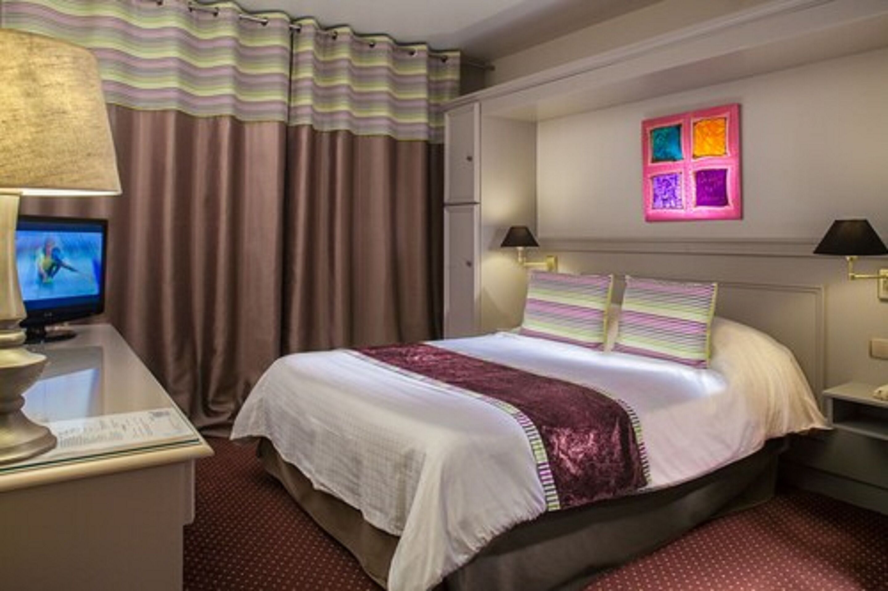 standard double room | desk, blackout curtains, soundproofing, iron/ironing board