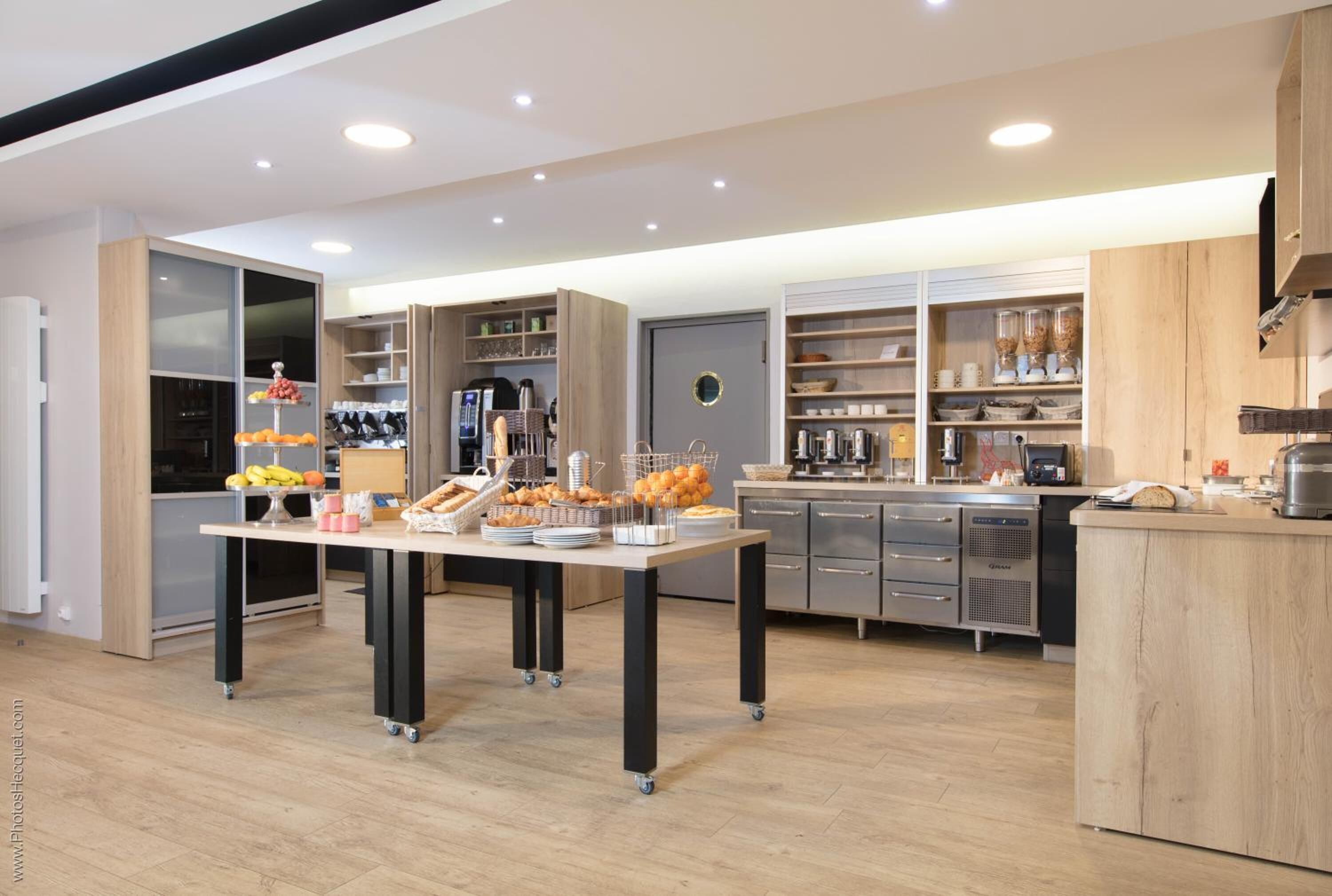 breakfast, lunch, dinner served; french cuisine, pool views