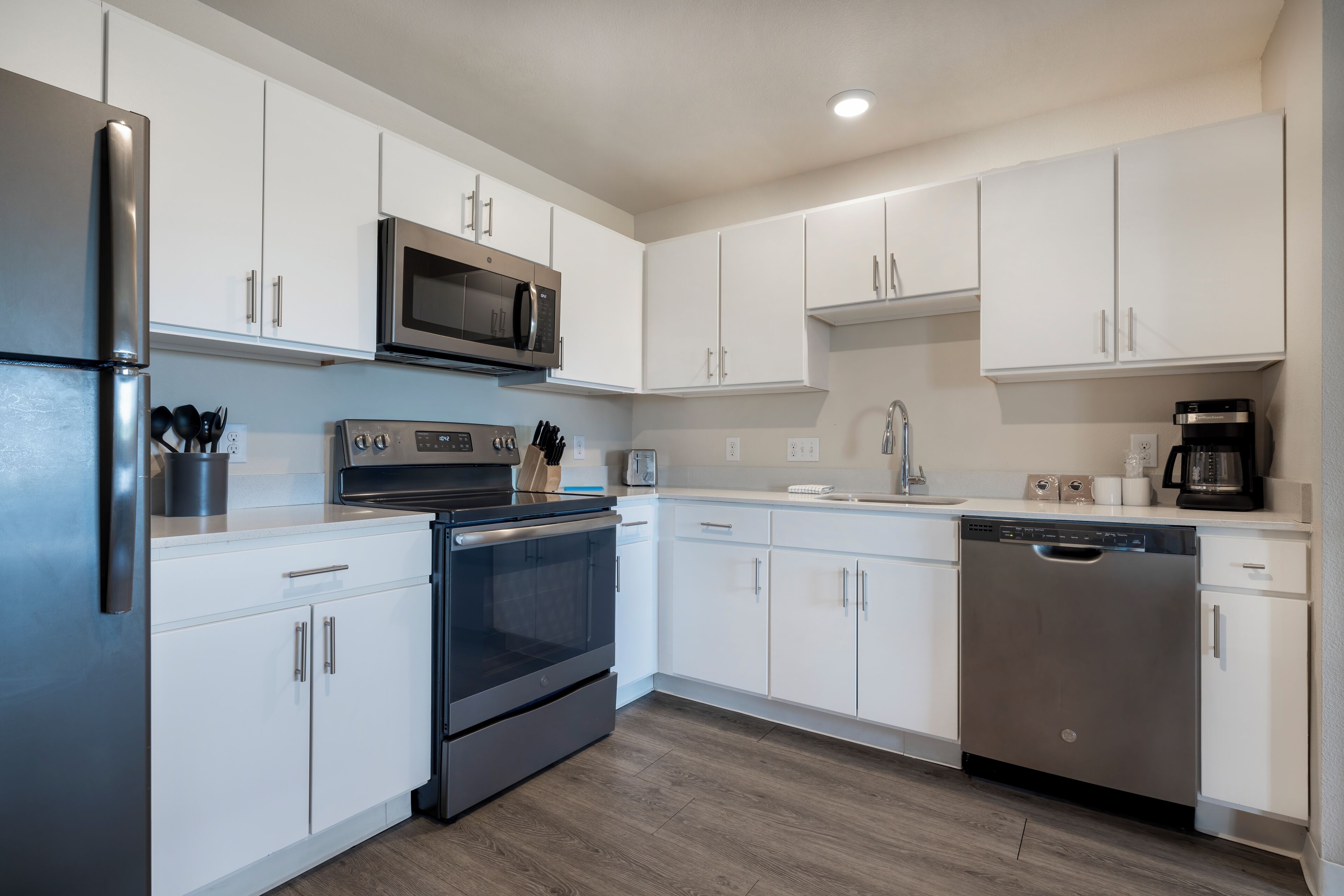 Photo - Soka Suites Dallas - Las Colinas