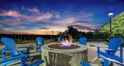 Soka Suites Dallas - Las Colinas