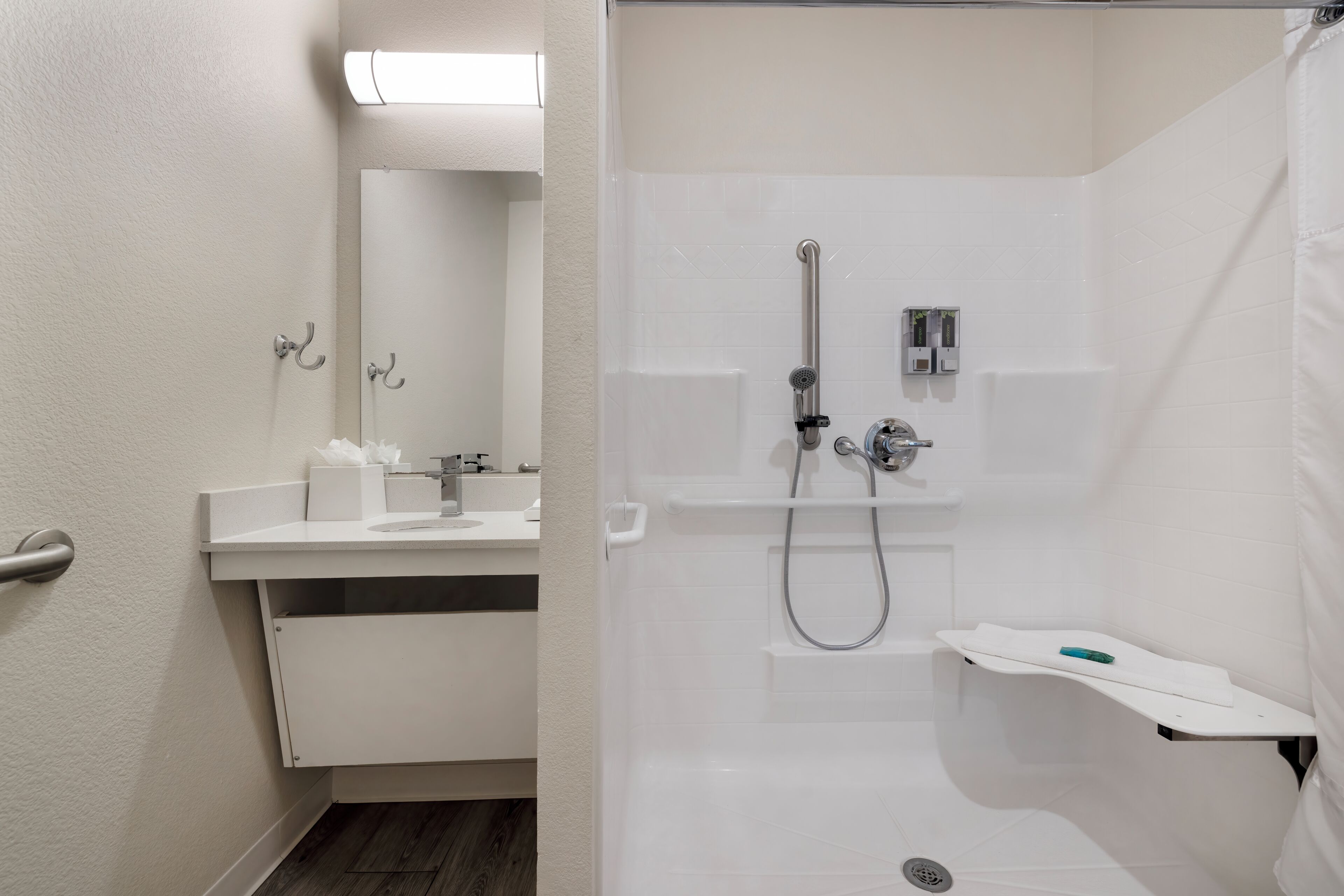 Photo - Soka Suites Dallas - Las Colinas
