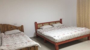 Family House, Multiple Beds, Non Smoking | Premium bedding, WiFi (free)
