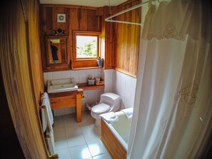 Combinació de dutxa i banyera i banyera profunda 