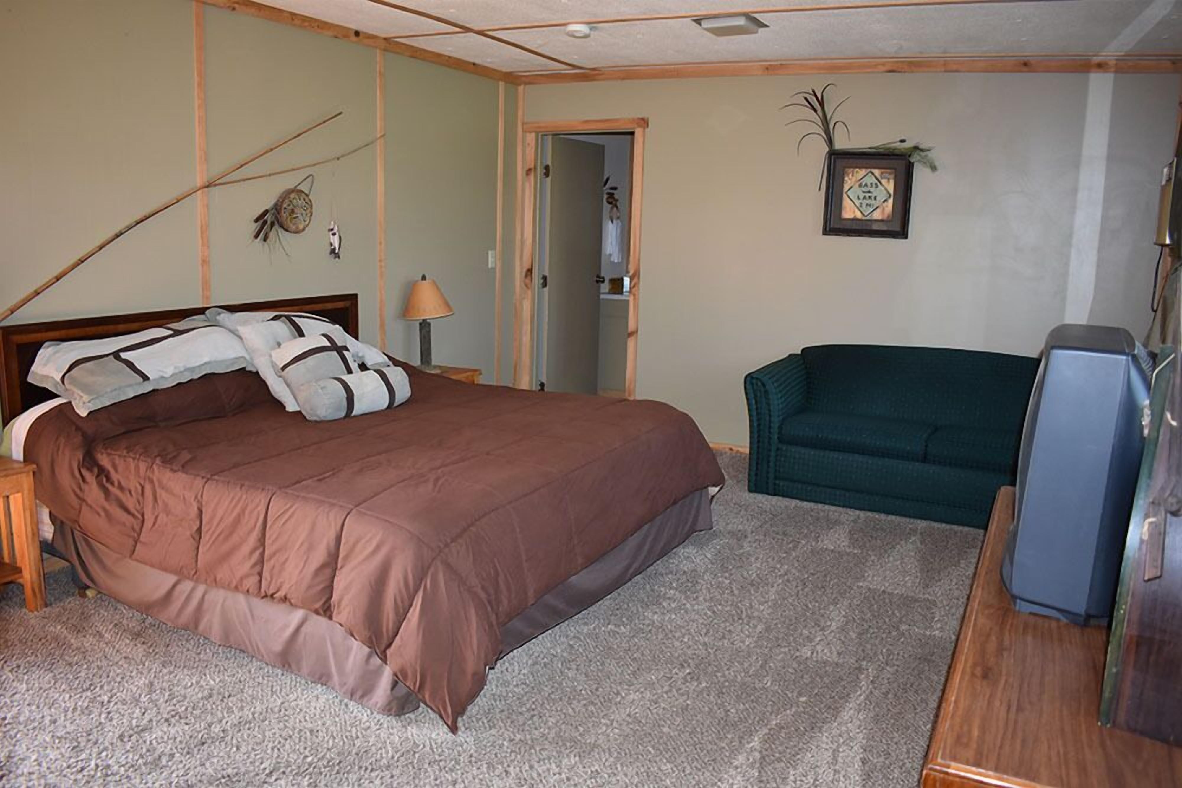 River Run-King | Iron/ironing board, free WiFi, bed sheets