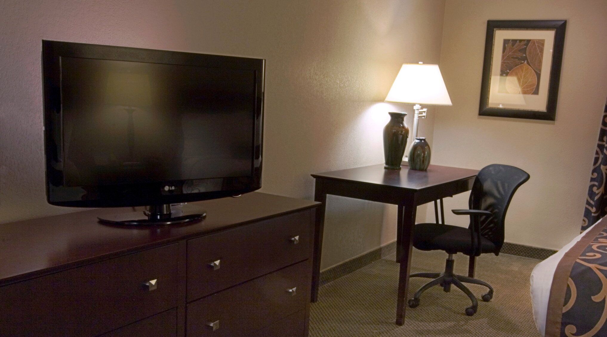 1 bedroom, in-room safe, desk, blackout curtains