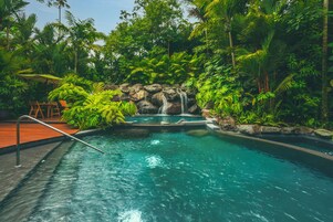 3 piscinas al aire libre, sillones reclinables de piscina
