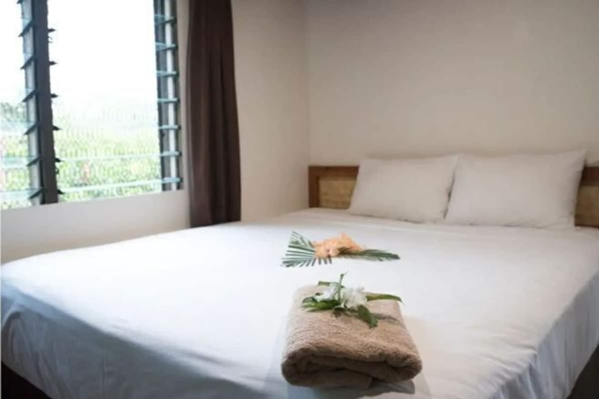 Trang trí khác biệt, màn/rèm cản sáng, bàn ủi/dụng cụ ủi quần áo