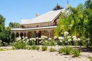 Front of property - Cockburn House (Jamestown)
