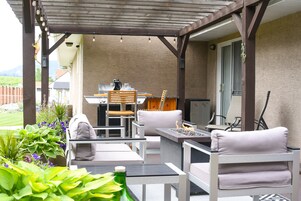 Habitación Deluxe, 1 cama de matrimonio grande, no fumadores | Cocina privada | Frigorífico, microondas, cafetera o tetera y hervidor eléctrico